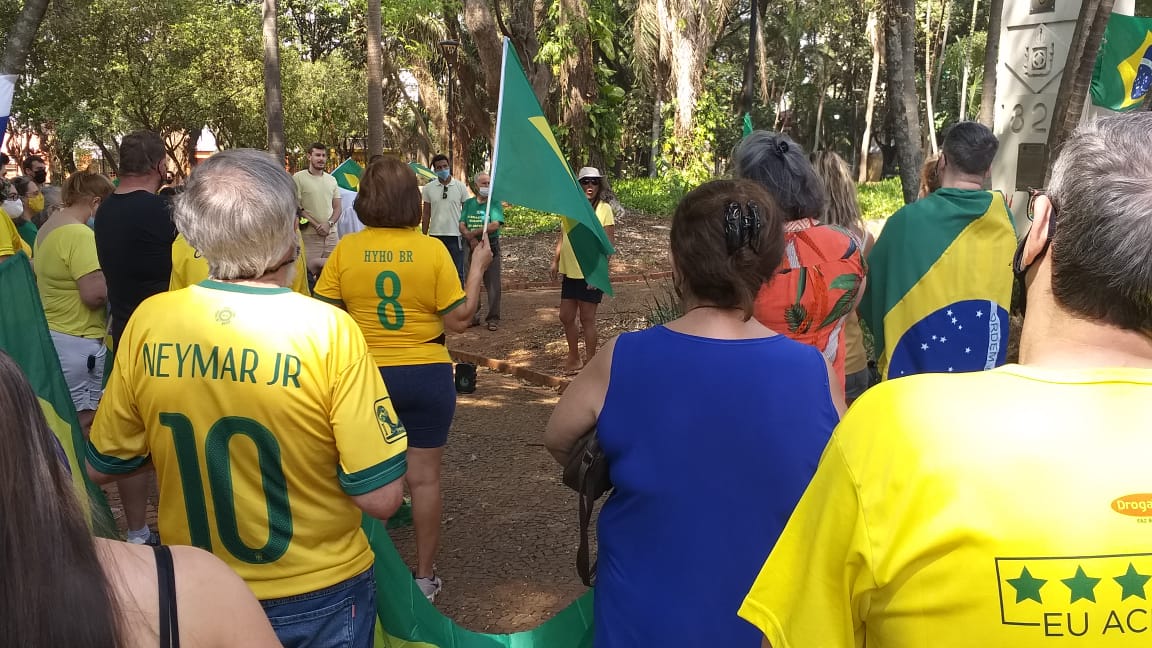 Foto 26 de 31 — Manifestantes fazem ato pró-Bolsonaro na Praça da Independência; veja imagens
